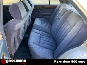 Bild 14/15 von Mercedes-Benz 260 E Lang (1990)