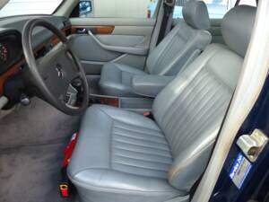Imagen 7/16 de Mercedes-Benz 300 SE (1987)