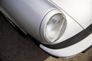 Image 38/132 of Porsche 911 Speedster 3.2 (1989)