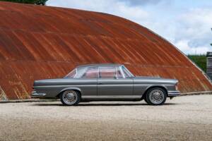 Image 5/37 of Mercedes-Benz 280 SE 3,5 (1970)