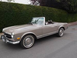 Image 3/99 de Mercedes-Benz 280 SL (1971)
