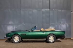 Image 8/20 of Aston Martin V8 (1981)