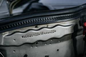 Image 53/69 de Mercedes-Benz 190 E 2.3-16 (1988)