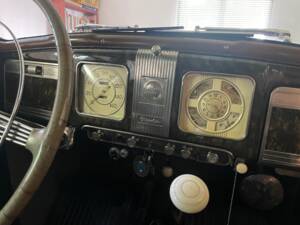 Bild 12/16 von Chrysler Royal Sedan (1938)