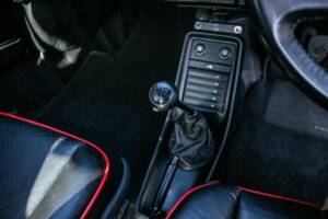 Immagine 38/41 di Porsche 911 Carrera 3.2 (1988)