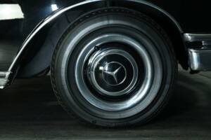 Imagen 30/30 de Mercedes-Benz 300 SE (1961)