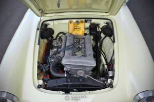 Image 21/49 of Alfa Romeo Giulia 1600 Spider (1964)