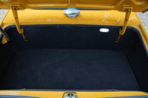 Image 15/50 of Triumph TR 6 (1971)