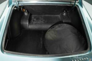 Image 18/19 of Peugeot 404 Coupé (1968)