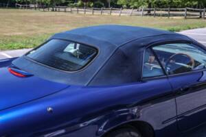 Image 28/36 of Jaguar XK8 4.0 (2001)