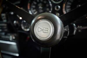 Afbeelding 44/60 van Aston Martin DB 6 (1968)