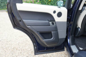 Image 28/50 of Land Rover Range Rover Sport P400e PHEV (2020)