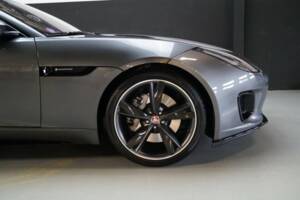 Bild 24/50 von Jaguar F-Type (2019)
