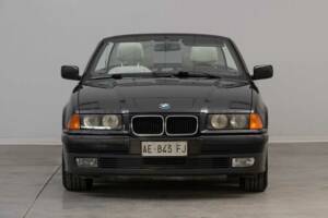 Afbeelding 2/46 van BMW 318i (1995)