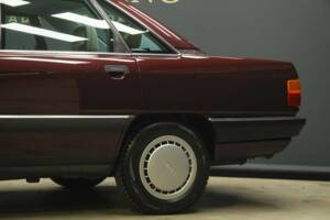 Image 42/50 de Audi 100 - 2.3E quattro (1990)