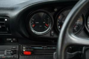 Bild 43/50 von Porsche 911 Carrera 3.2 (1989)