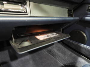 Image 24/51 of Porsche 911 Carrera (1994)