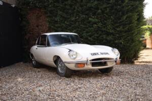 Image 34/50 de Jaguar Type E (2+2) (1970)