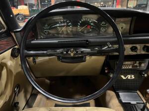 Image 19/28 of Rover 3500 S (1974)