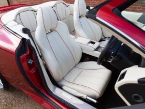 Afbeelding 54/81 van Aston Martin DB 9 Volante (2015)