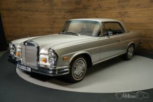 Bild 5/8 von Mercedes-Benz 280 SE (1970)