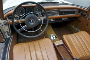 Image 19/36 of Mercedes-Benz 280 SL (1969)