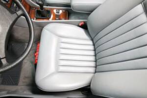 Afbeelding 15/50 van Mercedes-Benz 230 CE (1988)