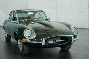 Image 22/50 de Jaguar E-Type (1970)