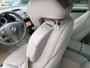 Bild 14/30 von Mercedes-Benz SL 350 (2008)
