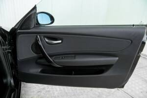 Image 35/50 of BMW 125i (2008)
