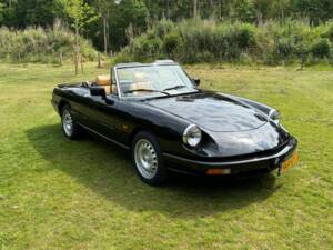 Bild 1/8 von Alfa Romeo 2.0 Spider (1991)