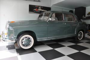 Afbeelding 4/8 van Mercedes-Benz 220 S (1958)