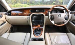 Image 4/50 of Jaguar XJ 8 4.2 (2006)