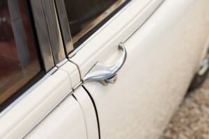 Image 37/50 of Jaguar Mk II 2.4 (1967)