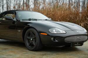 Bild 10/50 von Jaguar XK8 4.0 (2006)