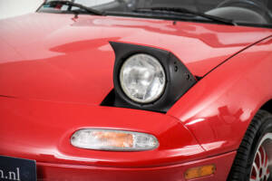 Immagine 22/50 di Mazda MX-5 1.8 (1995)