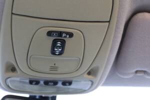 Imagen 72/77 de Jaguar XJ 8 4.2 (2005)