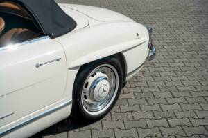 Image 15/38 of Mercedes-Benz 300 SL Roadster (1961)