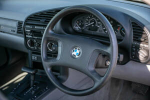 Image 25/50 of BMW 325i (1991)