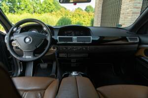 Bild 40/50 von BMW 745Li (2001)