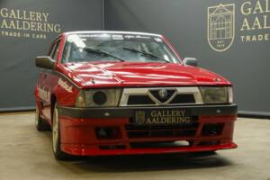 Image 40/50 de Alfa Romeo 75 3.0 V6 QV (1990)