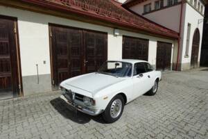 Bild 1/67 von Alfa Romeo Giulia 1300 GT Junior (1968)