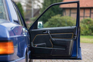 Imagen 41/48 de Mercedes-Benz 190 E 2.3 (1992)