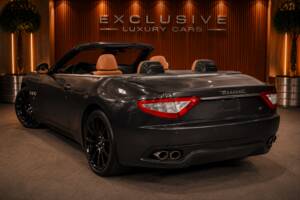 Bild 20/59 von Maserati GranCabrio 4.7 (2010)