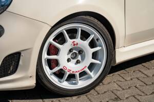 Bild 10/31 von Abarth 695 Assetto Corse Evoluzione (2013)