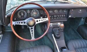 Image 8/21 de Jaguar E-Type (1969)