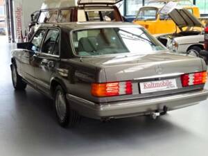 Bild 2/20 von Mercedes-Benz 300 SE (1990)