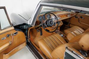 Image 7/32 of Mercedes-Benz 280 SE 3,5 (1971)