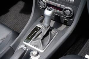 Image 25/50 of Mercedes-Benz SLK 350 (2004)