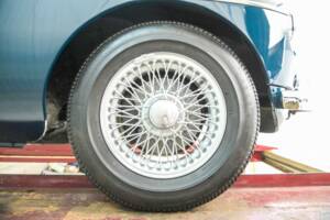 Bild 47/50 von MG MGB GT (1972)